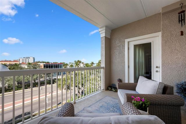 808 3RD AVENUE W 402, Bradenton, FL 34205