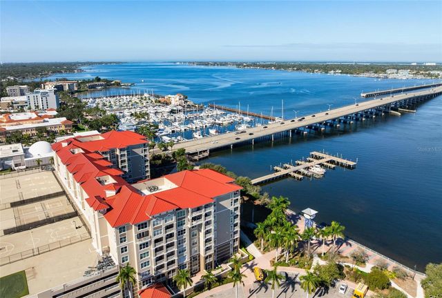 808 3RD AVENUE W 402, Bradenton, FL 34205