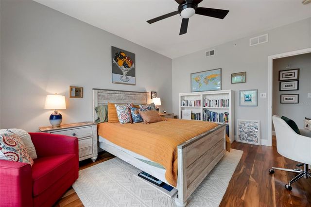 808 3RD AVENUE W 402, Bradenton, FL 34205