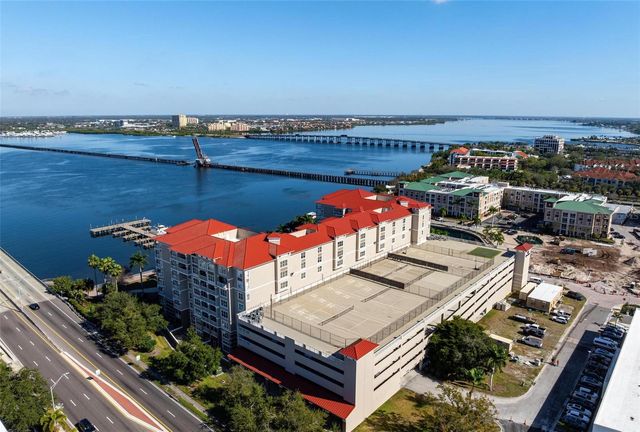 808 3RD AVENUE W 402, Bradenton, FL 34205