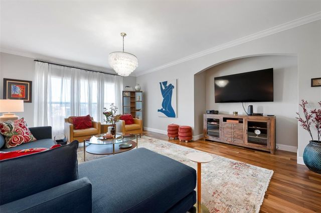 808 3RD AVENUE W 402, Bradenton, FL 34205