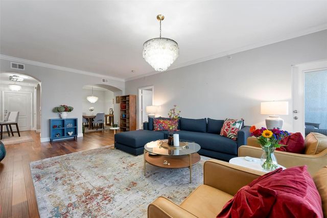 808 3RD AVENUE W 402, Bradenton, FL 34205