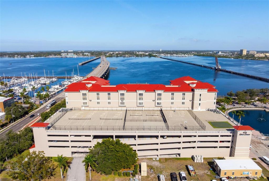 808 3RD AVENUE W 402, Bradenton, FL 34205