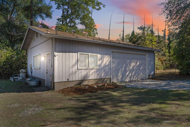 5367 Rosswood Lane, Redding, CA 96001