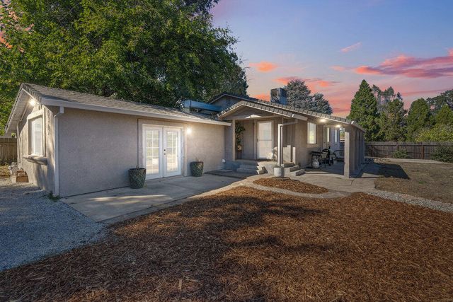 5367 Rosswood Lane, Redding, CA 96001