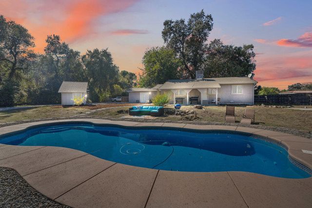 5367 Rosswood Lane, Redding, CA 96001