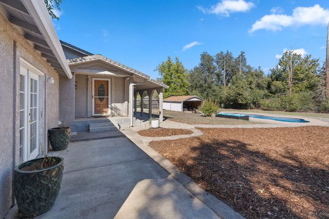 5367 Rosswood Lane, Redding, CA 96001