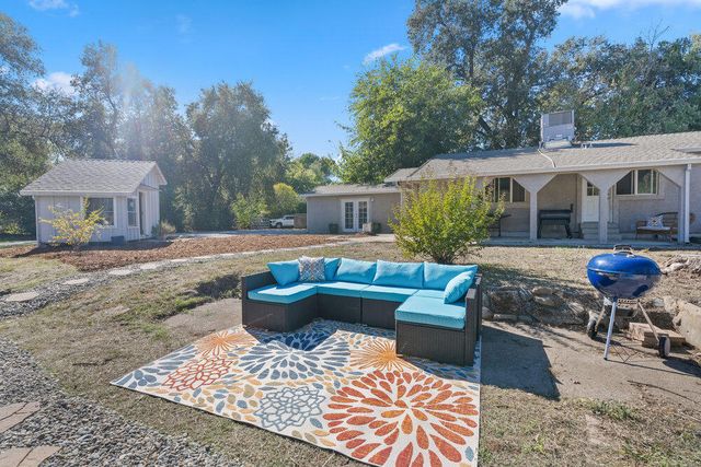 5367 Rosswood Lane, Redding, CA 96001