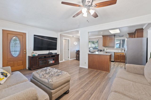 5367 Rosswood Lane, Redding, CA 96001