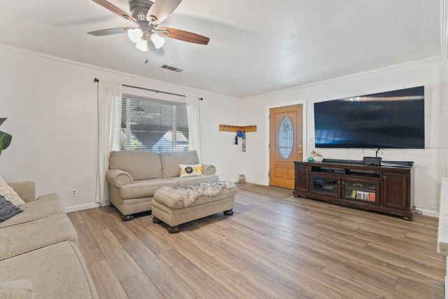 5367 Rosswood Lane, Redding, CA 96001