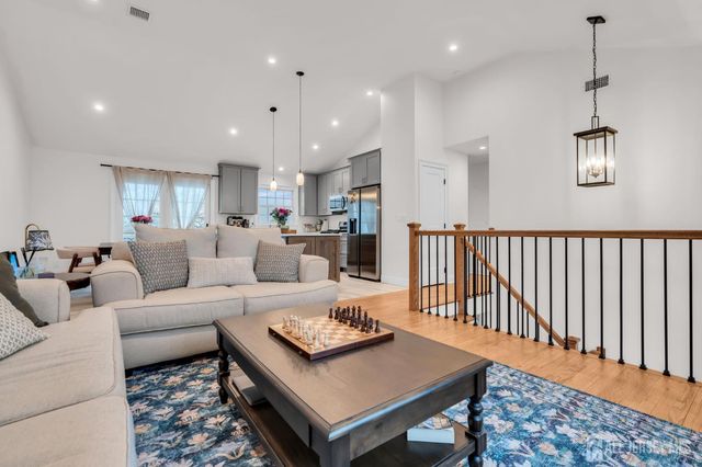 32 Kline Boulevard, Colonia, NJ 07067