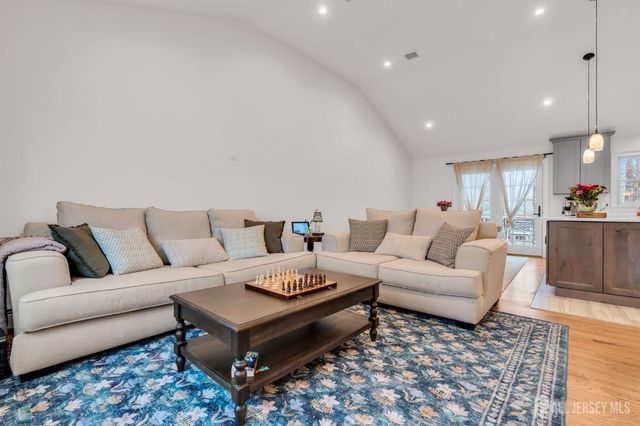 32 Kline Boulevard, Colonia, NJ 07067