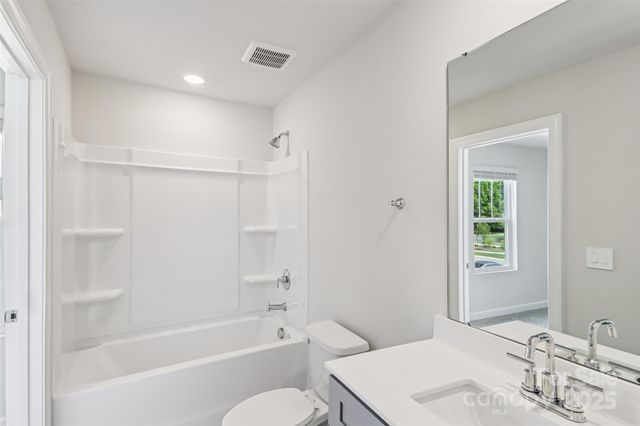 8040 Hidden Springs Trail, Charlotte, NC 28216