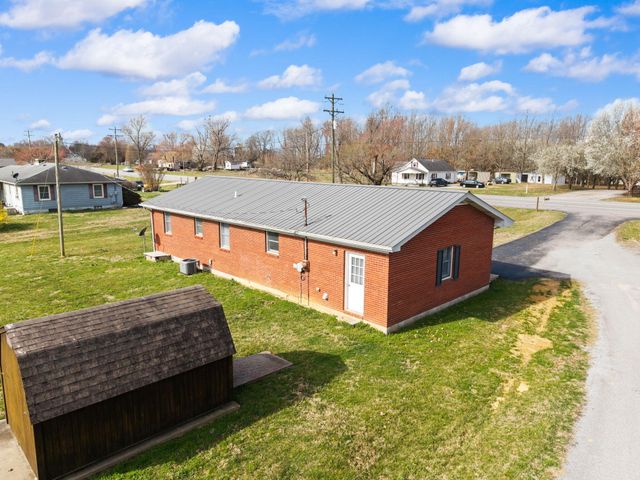 2048 US-127, Russell Springs, KY 42642