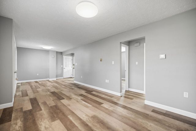 2048 US-127, Russell Springs, KY 42642