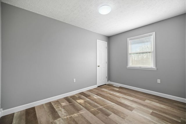 2048 US-127, Russell Springs, KY 42642