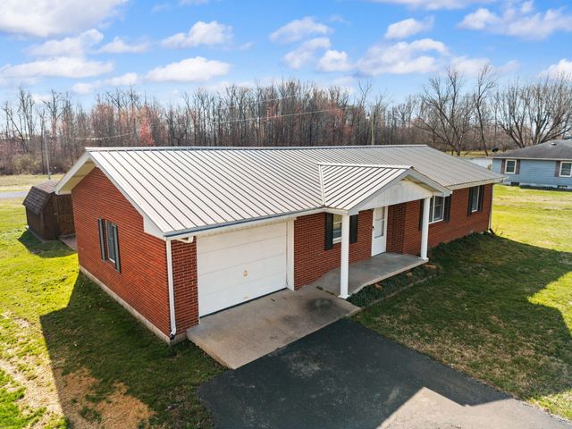2048 US-127, Russell Springs, KY 42642