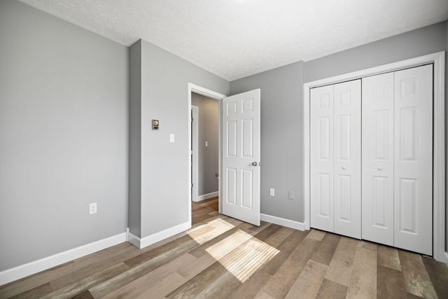 2048 US-127, Russell Springs, KY 42642