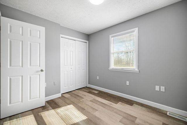 2048 US-127, Russell Springs, KY 42642