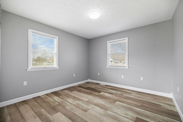 2048 US-127, Russell Springs, KY 42642