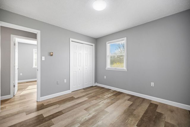 2048 US-127, Russell Springs, KY 42642