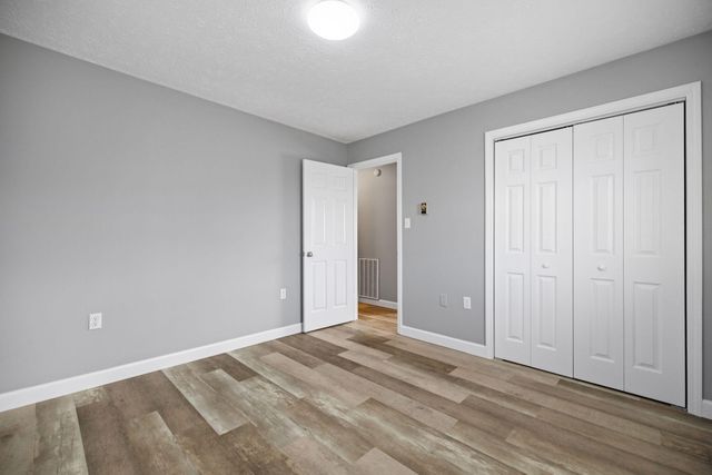 2048 US-127, Russell Springs, KY 42642