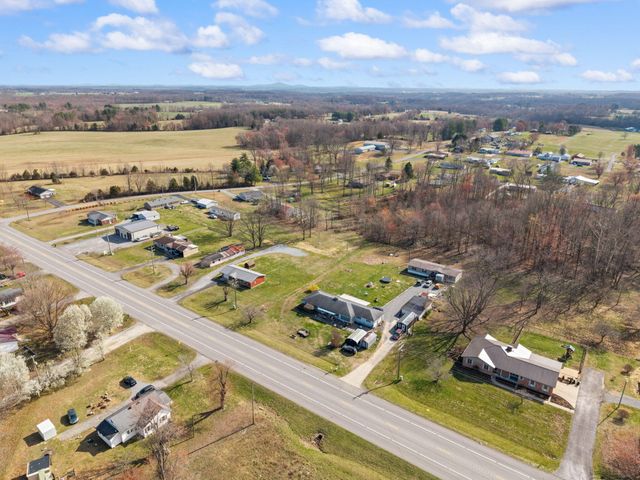 2048 US-127, Russell Springs, KY 42642