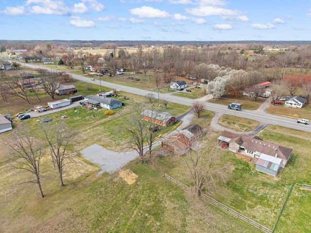 2048 US-127, Russell Springs, KY 42642