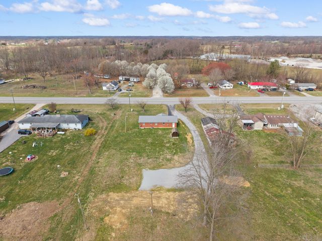 2048 US-127, Russell Springs, KY 42642
