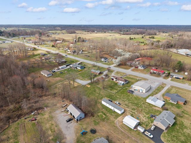 2048 US-127, Russell Springs, KY 42642