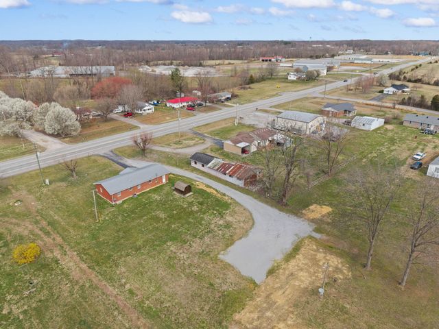 2048 US-127, Russell Springs, KY 42642