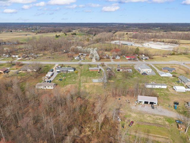 2048 US-127, Russell Springs, KY 42642