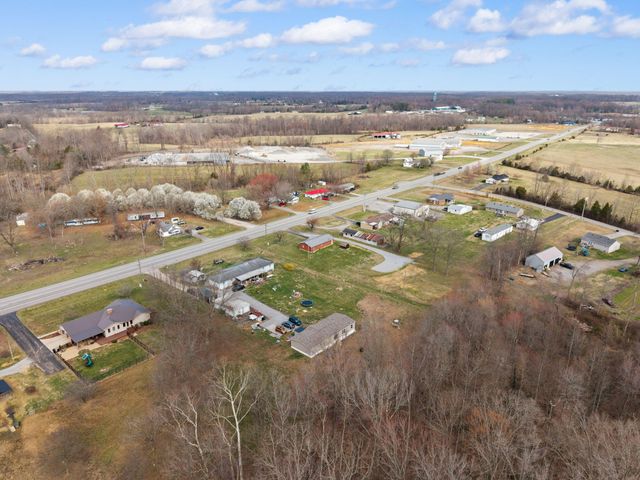 2048 US-127, Russell Springs, KY 42642