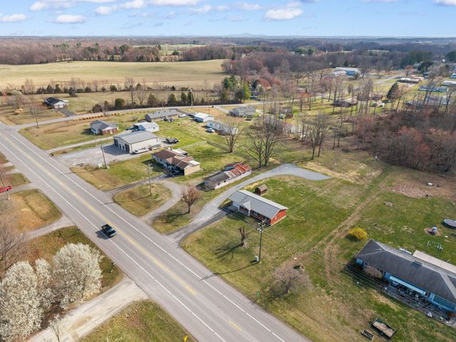 2048 US-127, Russell Springs, KY 42642