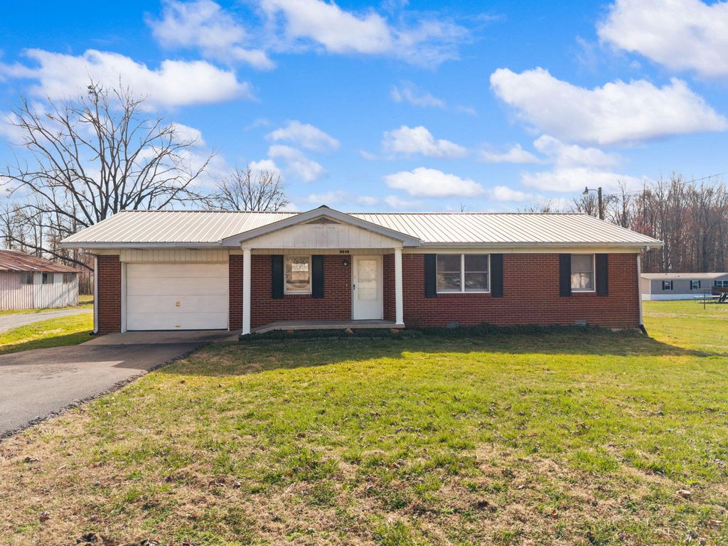 2048 US-127, Russell Springs, KY 42642