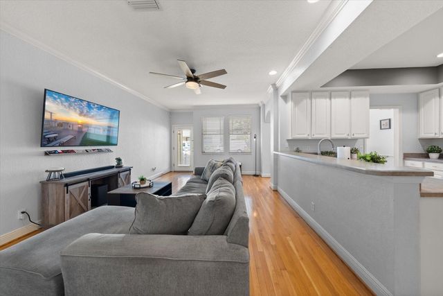 251 1ST AVENUE SW, Largo, FL 33770