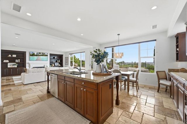 7671 Circulo Sequoia, Carlsbad, CA 92009