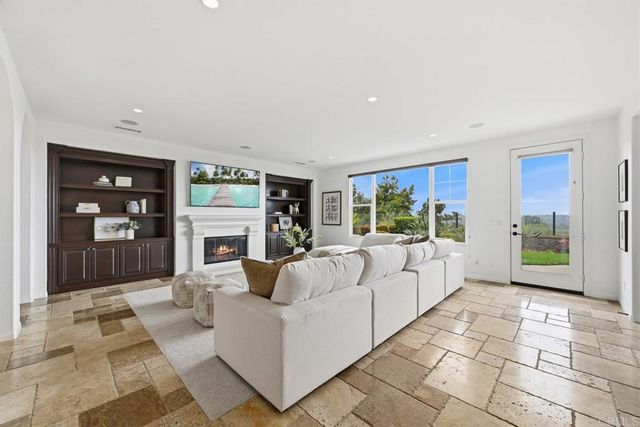 7671 Circulo Sequoia, Carlsbad, CA 92009