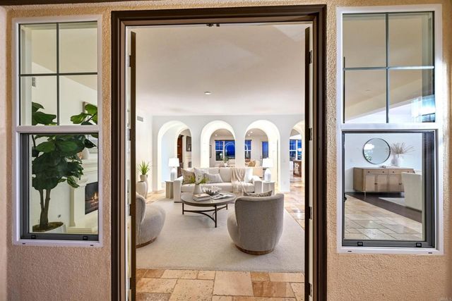 7671 Circulo Sequoia, Carlsbad, CA 92009