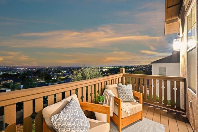 7671 Circulo Sequoia, Carlsbad, CA 92009