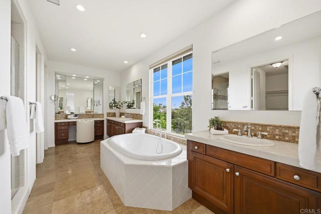 7671 Circulo Sequoia, Carlsbad, CA 92009