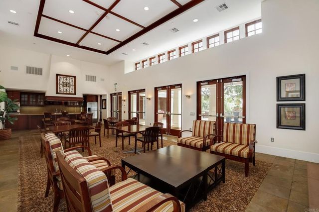 7671 Circulo Sequoia, Carlsbad, CA 92009