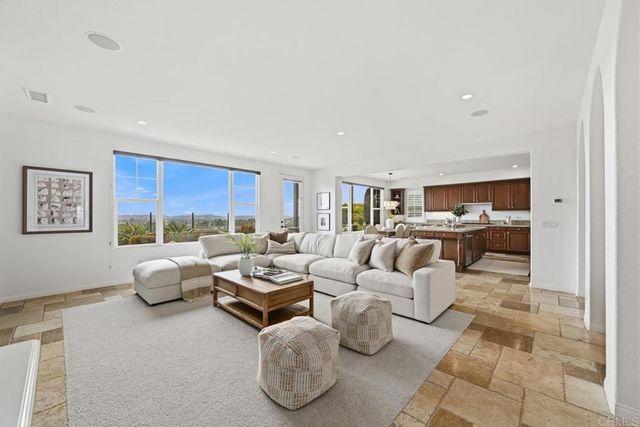 7671 Circulo Sequoia, Carlsbad, CA 92009