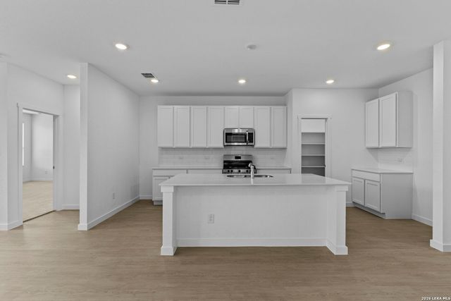 9406 Dassler Springs, Converse, TX 78109