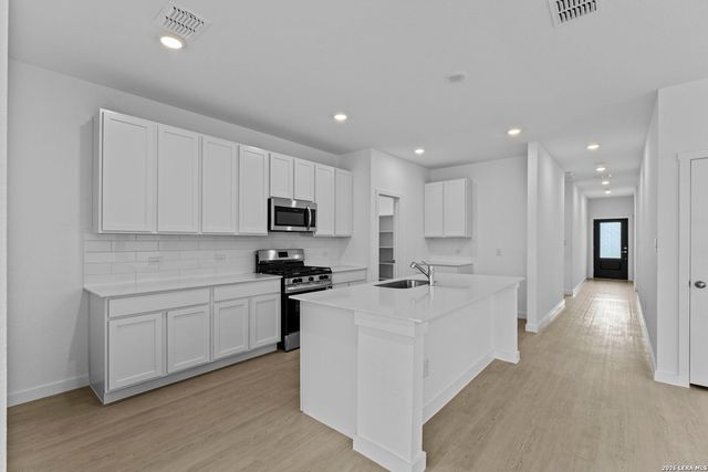 9406 Dassler Springs, Converse, TX 78109