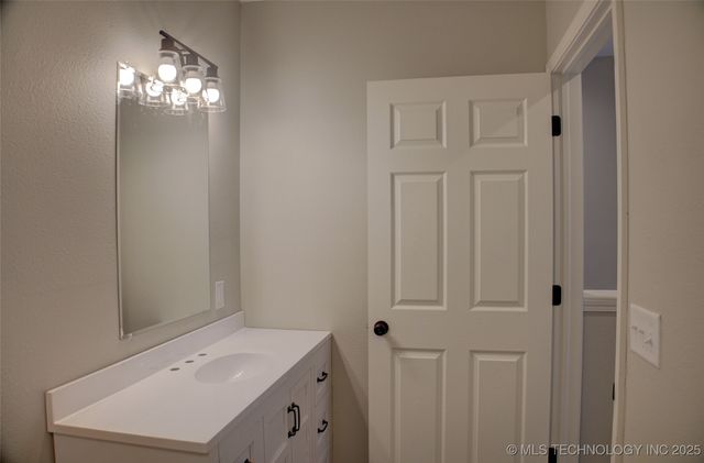 1106 E 6th Street, Okmulgee, OK 74447