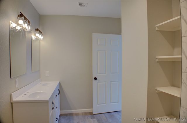 1106 E 6th Street, Okmulgee, OK 74447