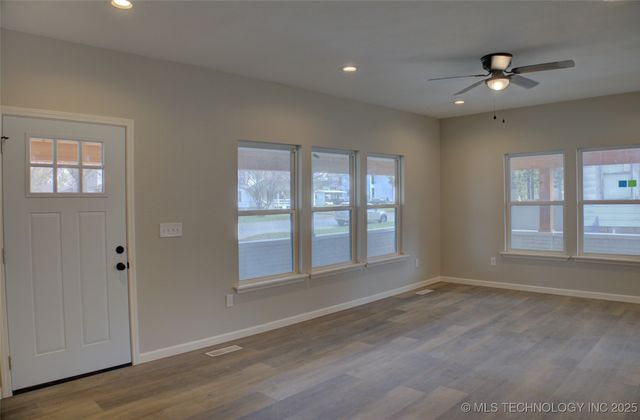 1106 E 6th Street, Okmulgee, OK 74447