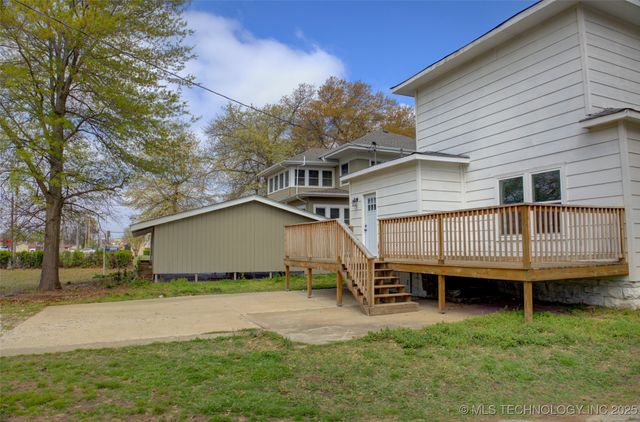 1106 E 6th Street, Okmulgee, OK 74447