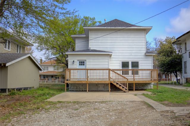 1106 E 6th Street, Okmulgee, OK 74447